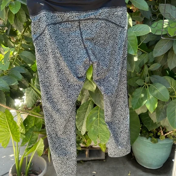 Nike cropped leggings - Picture 2 of 3